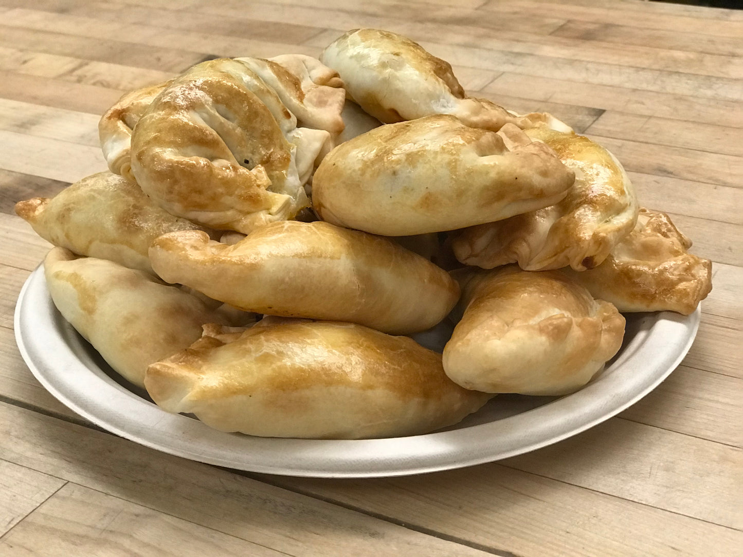 Empanadas fataya 3 options 10 each kind : beef , spinach (vegan),chicken 30 minimum delivery 🚚 Seattle Everett +