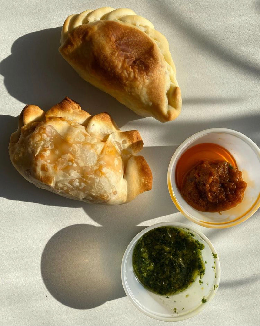 Empanadas fataya 3 options 10 each kind : beef , spinach (vegan),chicken 30 minimum delivery 🚚 Seattle Everett +